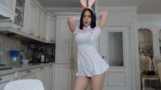 chinese girl dancing Li Chang