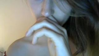 Avocadosalad Shows her Massive Tits on Cam