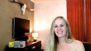 WildestKitten - Delicious Fingering Cumshow