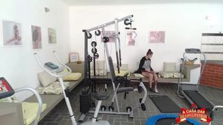 _confira+mila+spook+sensualizando+na+academia