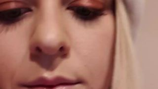 Monikag webcam show 2019-12-04_21-02-11_314