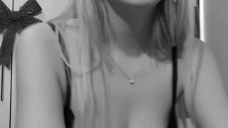 Monikag webcam show 2019-12-11_02-48-11_987