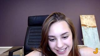 jykfqy –  Doggie with Pussy Peeks