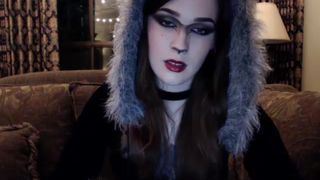 Evelynclaire in a cute outfit