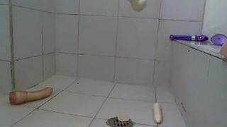 Eliza masturbate in the shower on cam