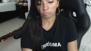 Melanihopper webcam show 2019-12-18_01-36-41_398