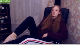 iamannamary showing her feet and toes