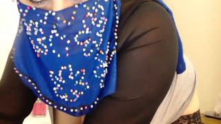 Muslim Minee niqab Boobsplay sqiurt part.1