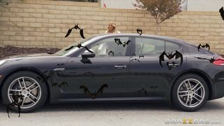 Kayla Fanmade PMV Slowmo Walk-on-Girl