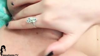 blanquita tatuada se masturba