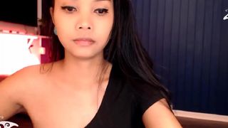 sexyticky_04012020_1700_female_chaturbate