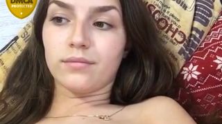 coolmood sekazgirl flashes pussy and tits