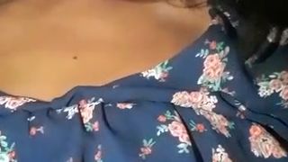 Camgirl Kikaninchen - Show body in public toilet