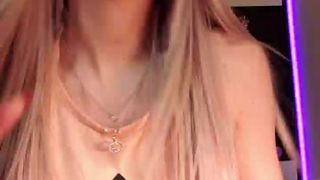 Monikag webcam show 2020-01-24_00-34-23_596