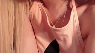 Monikag webcam show 2020-01-21_00-33-48_705