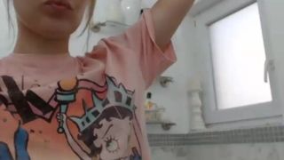 Diamond_D taking a shower
