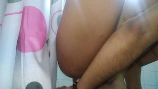 Colombian teen nude - Bella pee, shaved her pussy, show