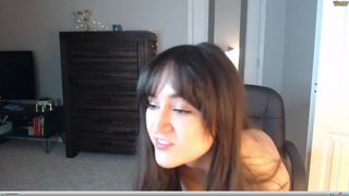 JordanLeigh Tries Hot Wax On Her Tits For The 1st Time