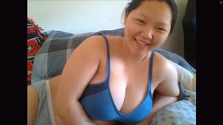 Asain camgirl gives head