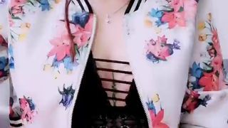 Zoeadams_ webcam show 2020-02-11_15-09-21_001