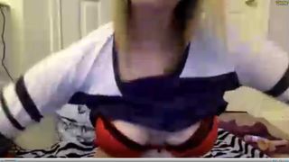 smexxii93 Show Her Natural Tits & Sucks A Nipple