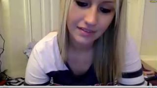 smexxii93 Bra Flash and Flicks Tongue