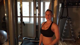 KaliGunz oiled gym fuck