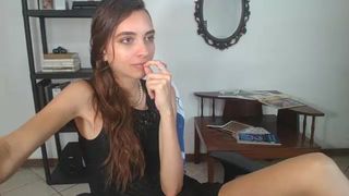 Lucythealien webcam show 2020-02-11_19-52-48_399