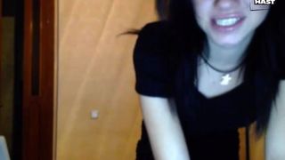 Amanda_Poll dancing with handbra_09.02.17