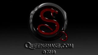 Foot Fucking with paint and squirt - QueenSnake Jessica