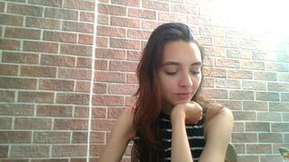 Lucythealien webcam show 2020-03-02_22-10-19_501