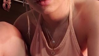 Monikag webcam show 2020-03-02_23-08-39_448