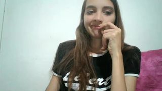 Lucythealien webcam show 2020-03-01_01-24-21_516