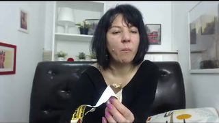 pargolred get naked and use a glass dlldo, and a suction device on her clit in private premium video 2016-09-11