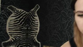 alicespace1 whipping herself in private premium video 2016-09-11