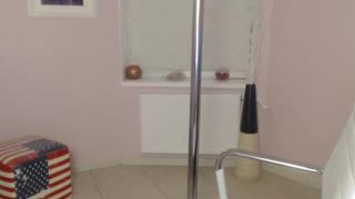 gracekiwii rubbed her pussy in private premium video 2016-09-11