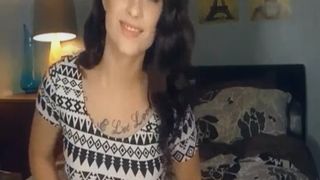 Tarty Babe Engaged To A Risque Performance Live