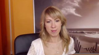 whitefoxone1 shows you how she rides in private premium video 2016-09-12