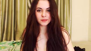 floriaymini playing with her pussy in private premium video 2016-09-11