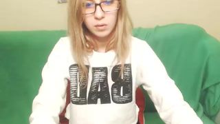 petitetyummy making you feel hot in private premium video 2016-09-11