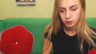 petitetyummy totally squeeze three whole fingers in her tight teen cunt in private premium video 2016-09-11
