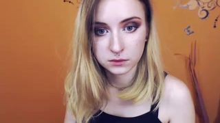 brendacolee playing with her pussy making it squirt all over in private premium video 2016-09-11