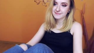brendacolee playing with her pussy making it squirt all over in private premium video 2016-09-11