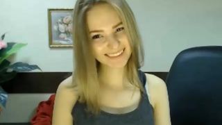 kate_mi suckin her toy with alotta spit and ass clappin in private premium video 2016-09-11