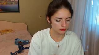 effiepearll tickling her clit in private premium video 2016-09-11