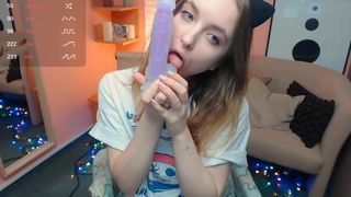 meow_online 20Mar12 Sucking Dildo