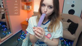 meow_online 20Mar12 Sucking Dildo