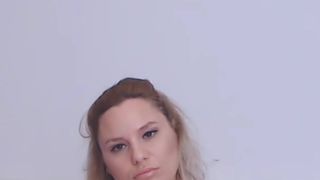 VictoriaEvan change bra