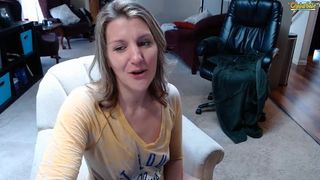 Yursecret busted by her kid
