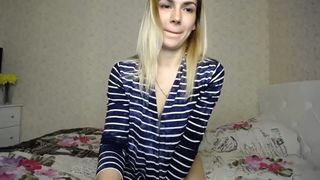 Niceann Public Teasing with Pussy Slip Flashes